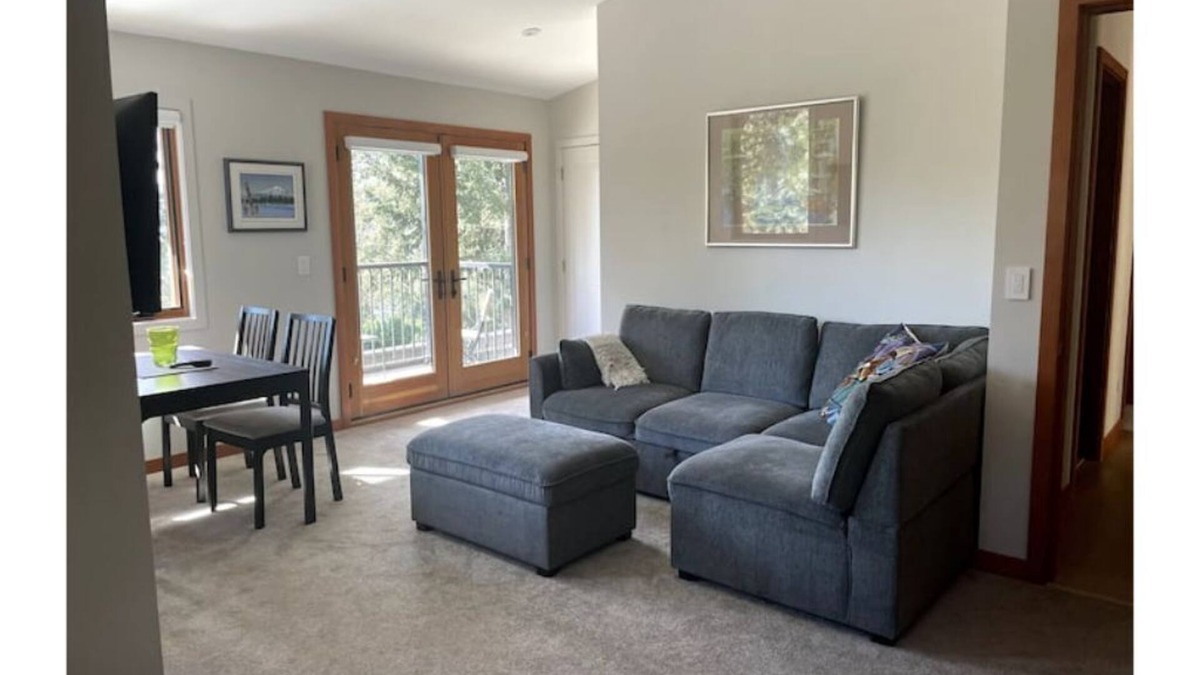Okanagan-Similkameen Bed & Breakfast | Two Bedroom B&B in Naramata, BC.