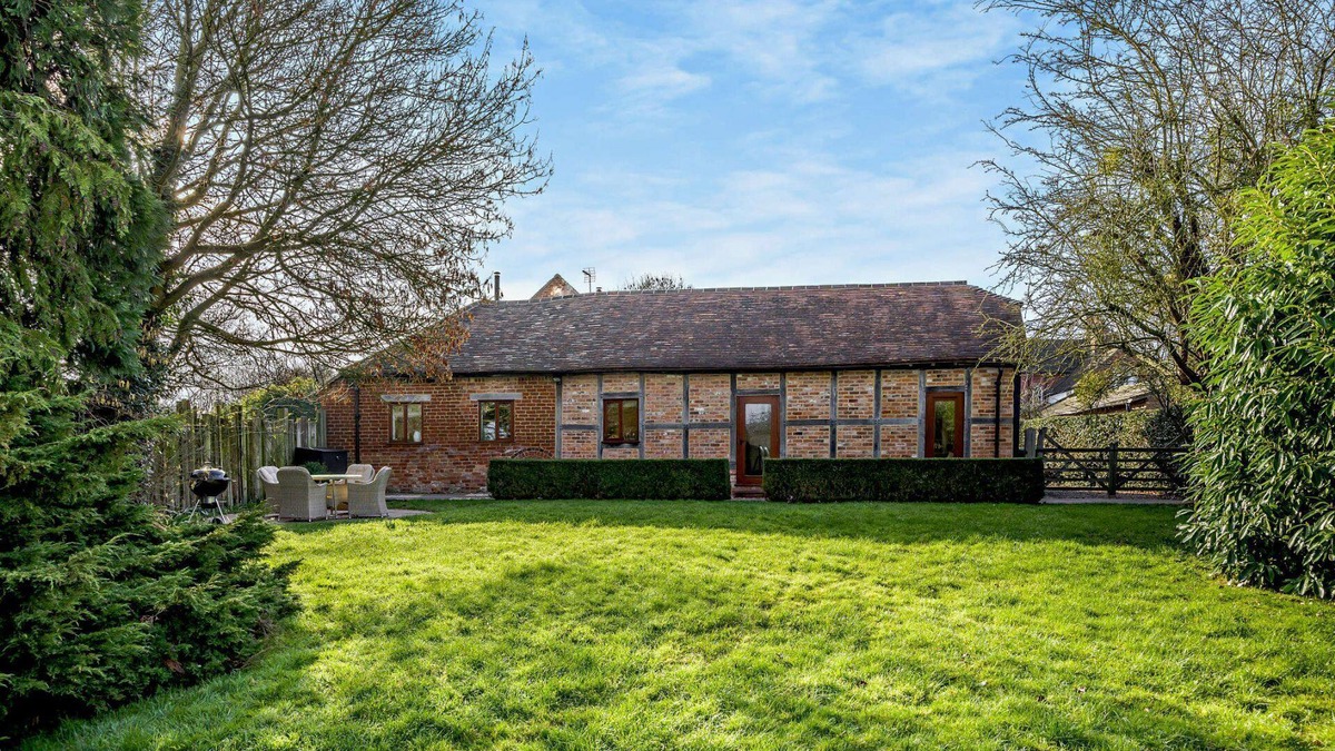 Pershore Cottage | Two bedroom barn conversion in the Cotswolds - The Byres