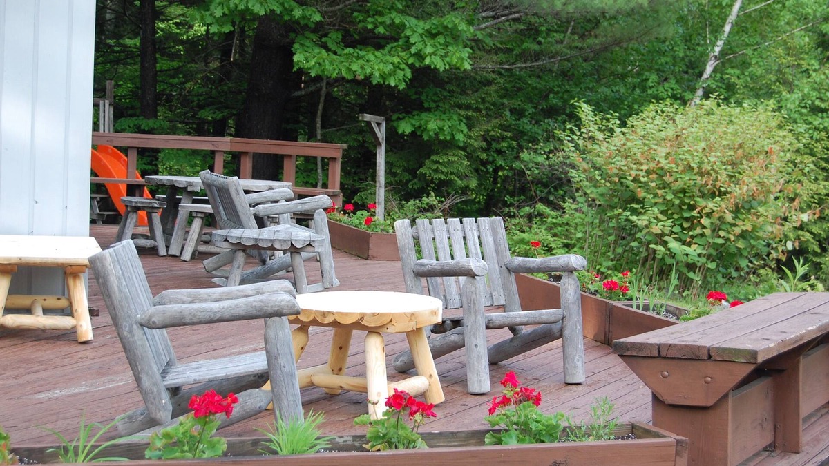 Jamaica Ski Chalet | Two Bedroom Chalet, Charming, Quiet, River Front