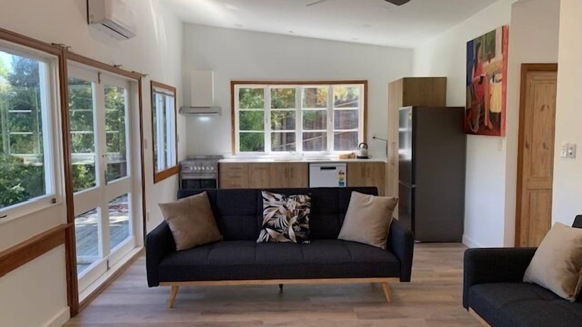 Waiheke Island Cottage | Two bedroom completely renovated quintessential Waiheke Bach