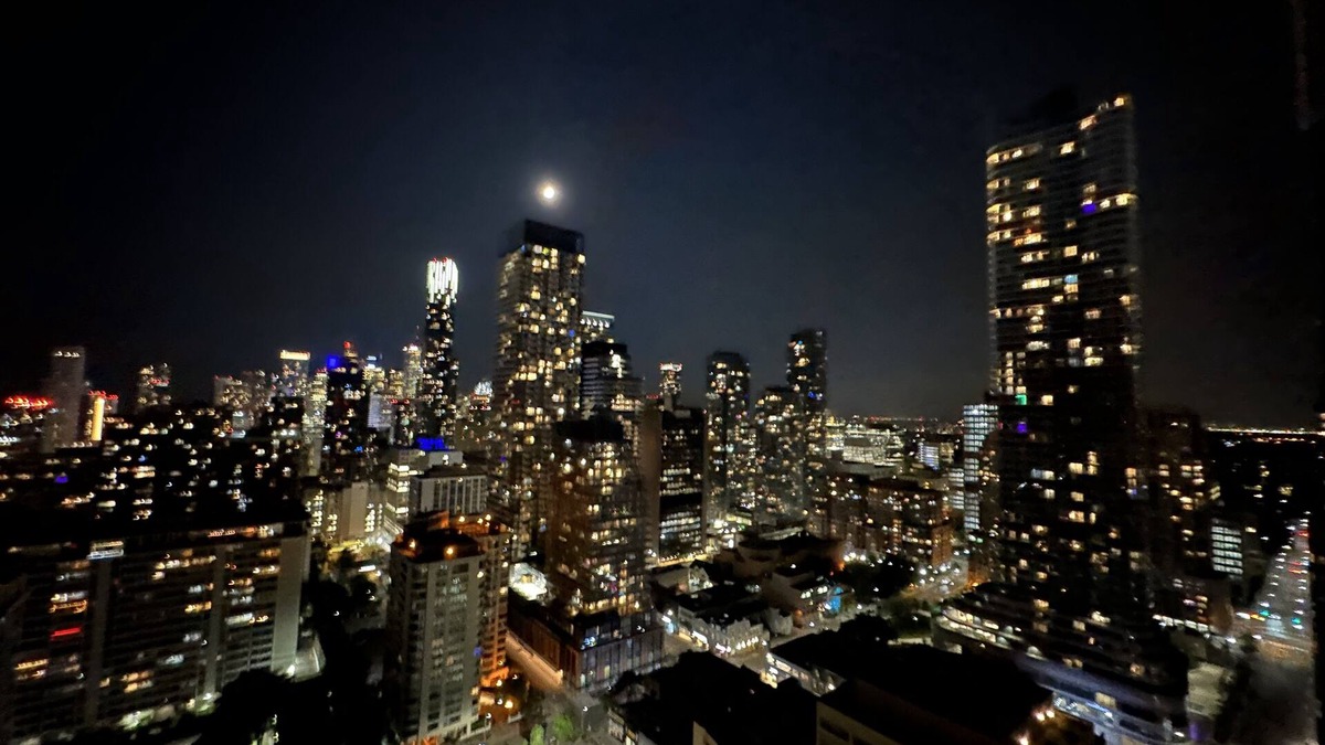Cabbagetown Condo | Two bedroom condo with a sky view! Best location downtown.