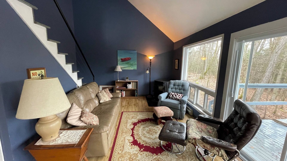 Central Frontenac Cottage | Two-bedroom cottage on quiet lake, family-friendly — kayaks, canoe (sauna avail)