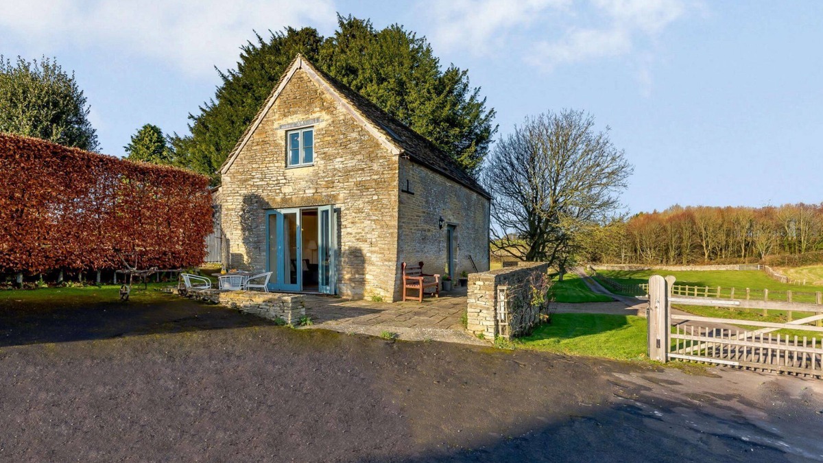 Kingscote Cottage | Two Bedroom Family Friendly Holiday Cottage in the Cotswolds - Will's Cottage
