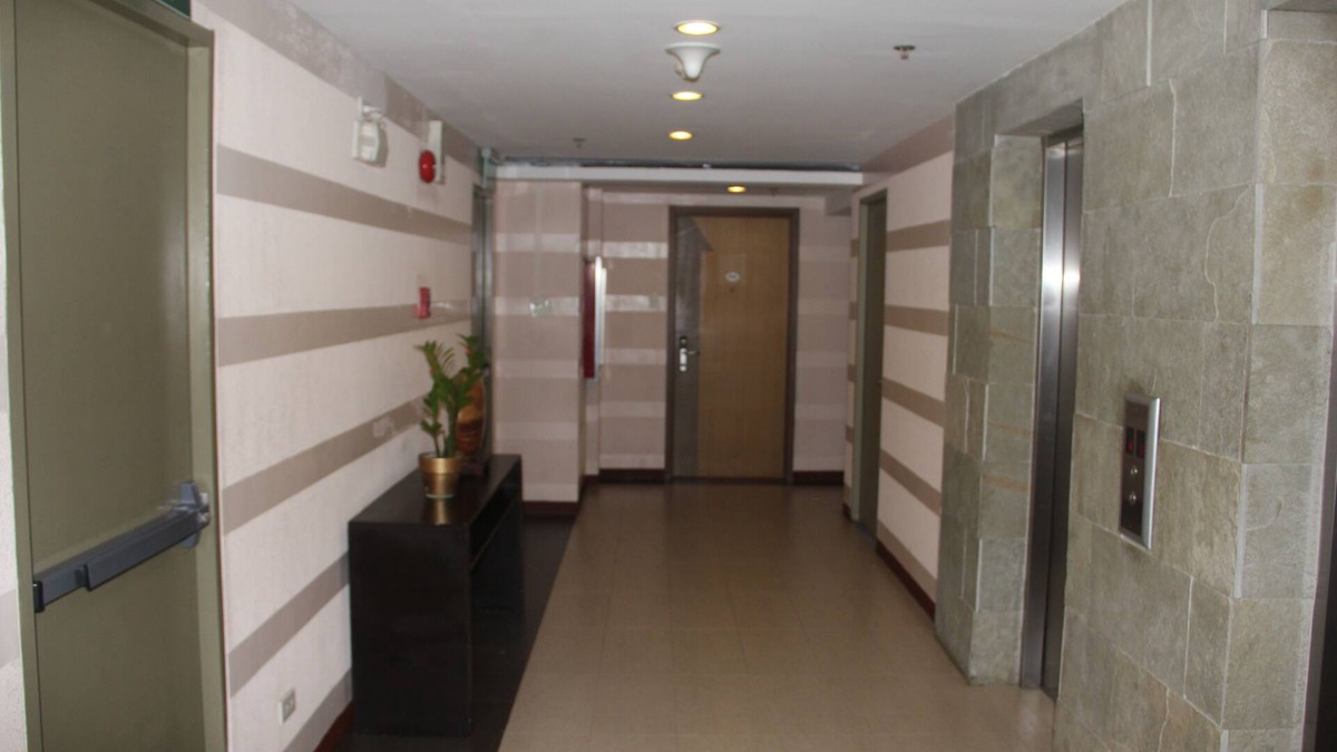 Canlubang Apartment | Two Bedroom Family Suite near Picnic Grove Palace in the Sky