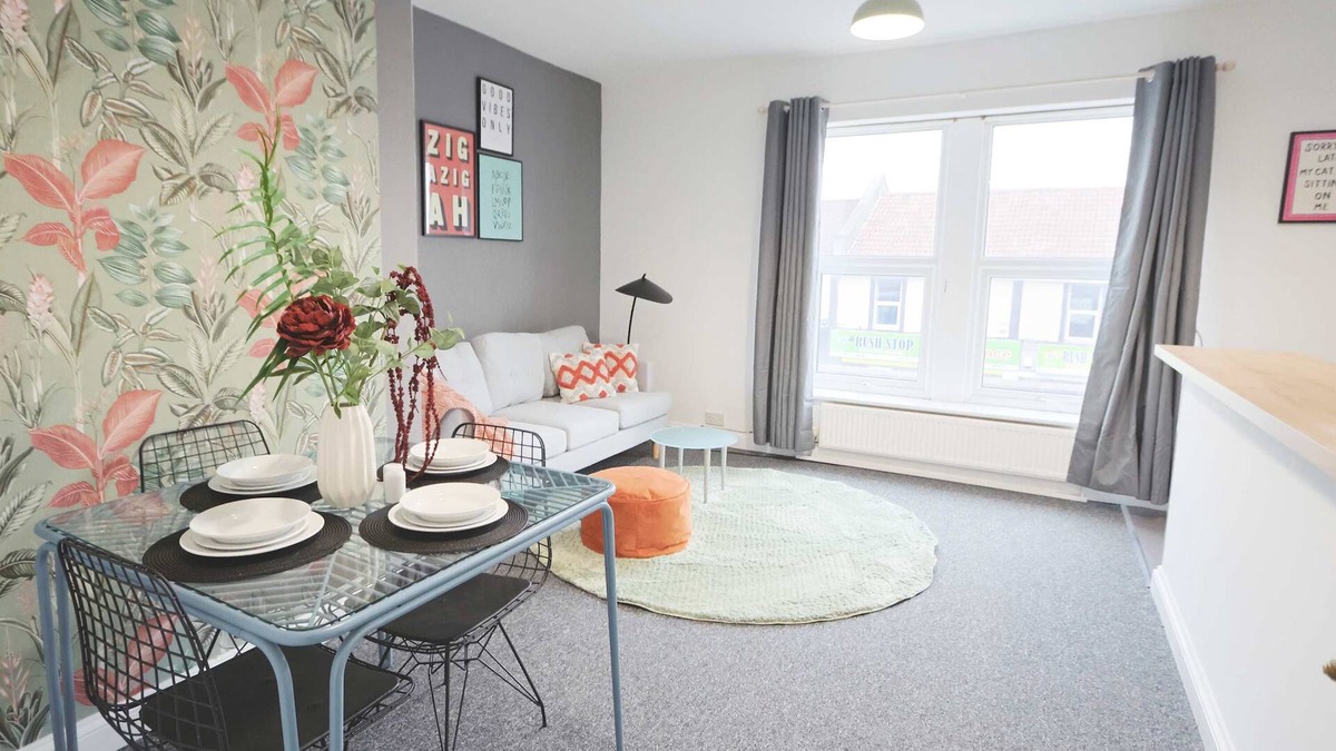Horfield Apartment | Two bedroom flat in Gloucester road