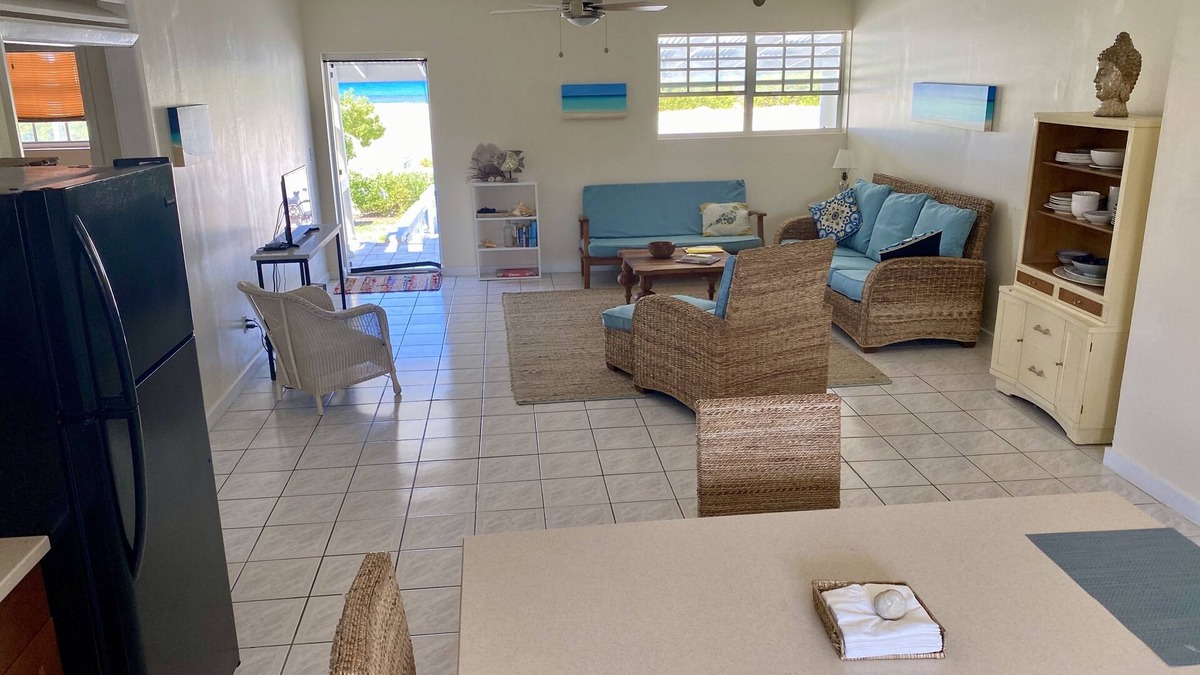 North District House | Two Bedroom/full kitchen - Ocean view - steps from dive shop/harbor/restuarant