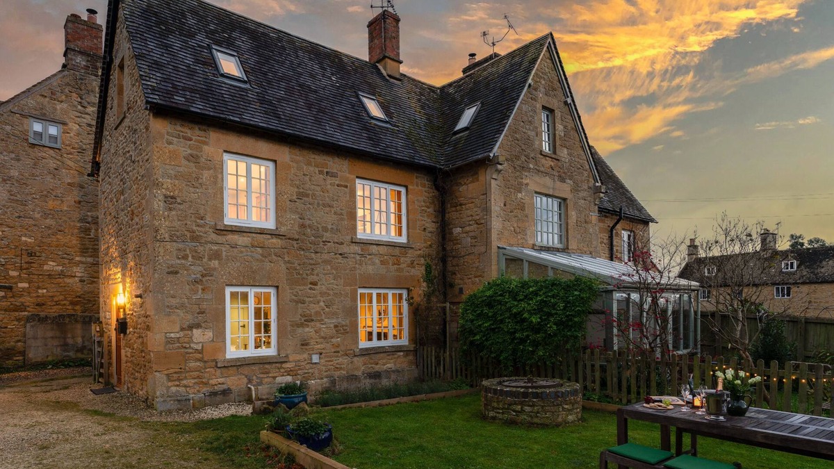 Ebrington Cottage | Two bedroom holiday cottage with an Aga in the Cotswolds - Quaint End