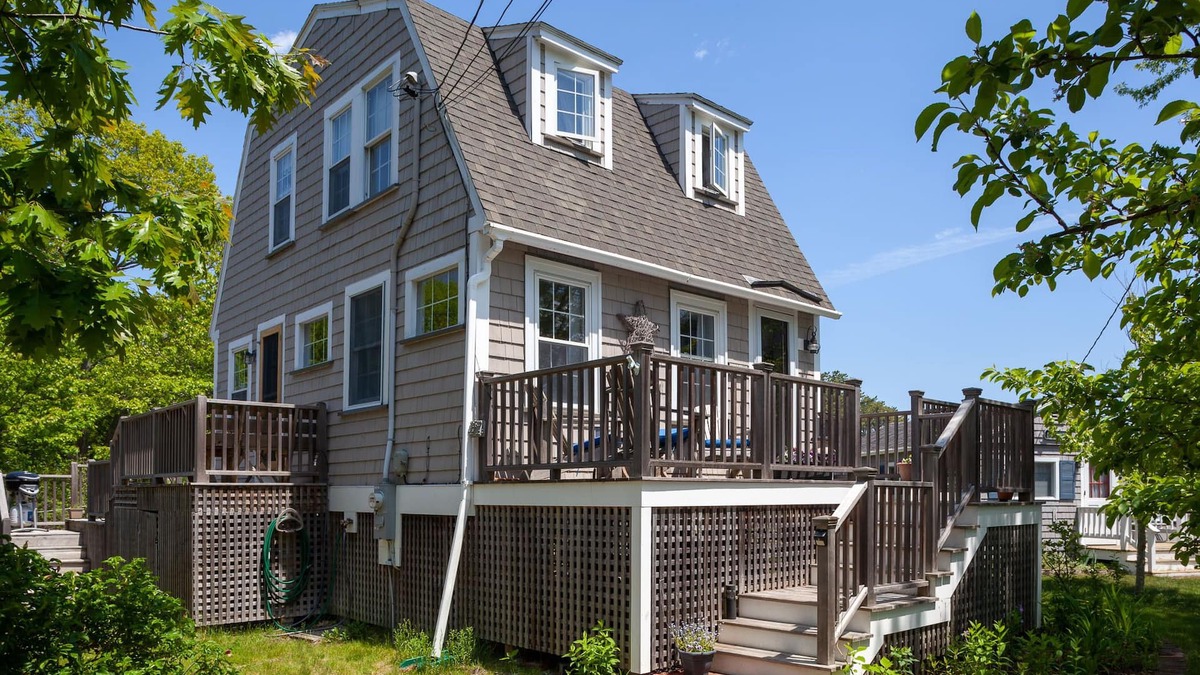 Kennebunkport House | Two Bedroom Historic Cottage @ Goose Rocks Beach - Sleeps 5, Great Location!