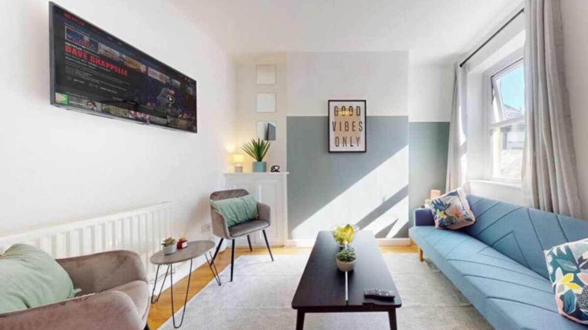Cathays House | Two Bedroom House in Cardiff City