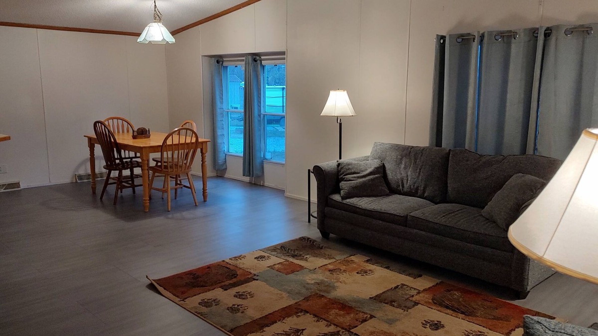 Spring City Cabin | Two Bedroom Lake Cabin A
