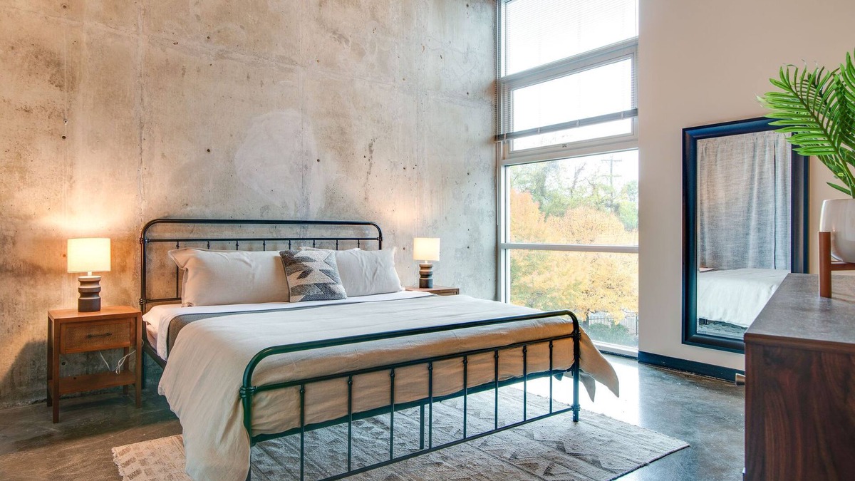 The Gulch Apartment | Two Bedroom Loft in Trendy Gulch!