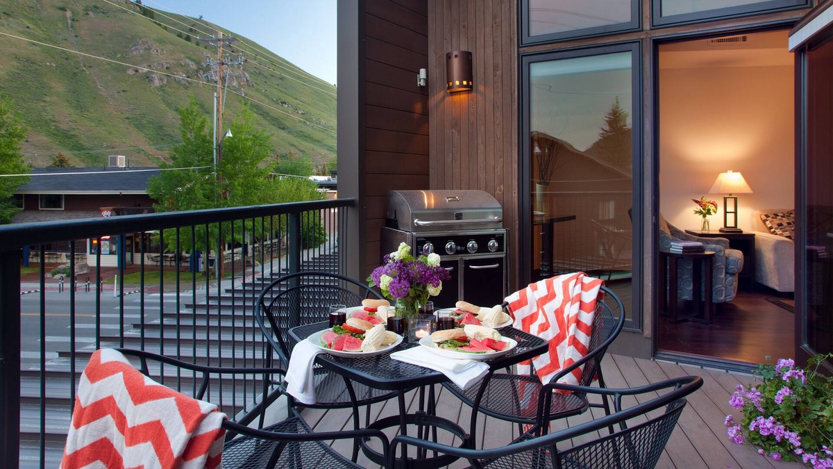 Jackson Villa | Two Bedroom, Luxury Condominium in Downtown Jackson
