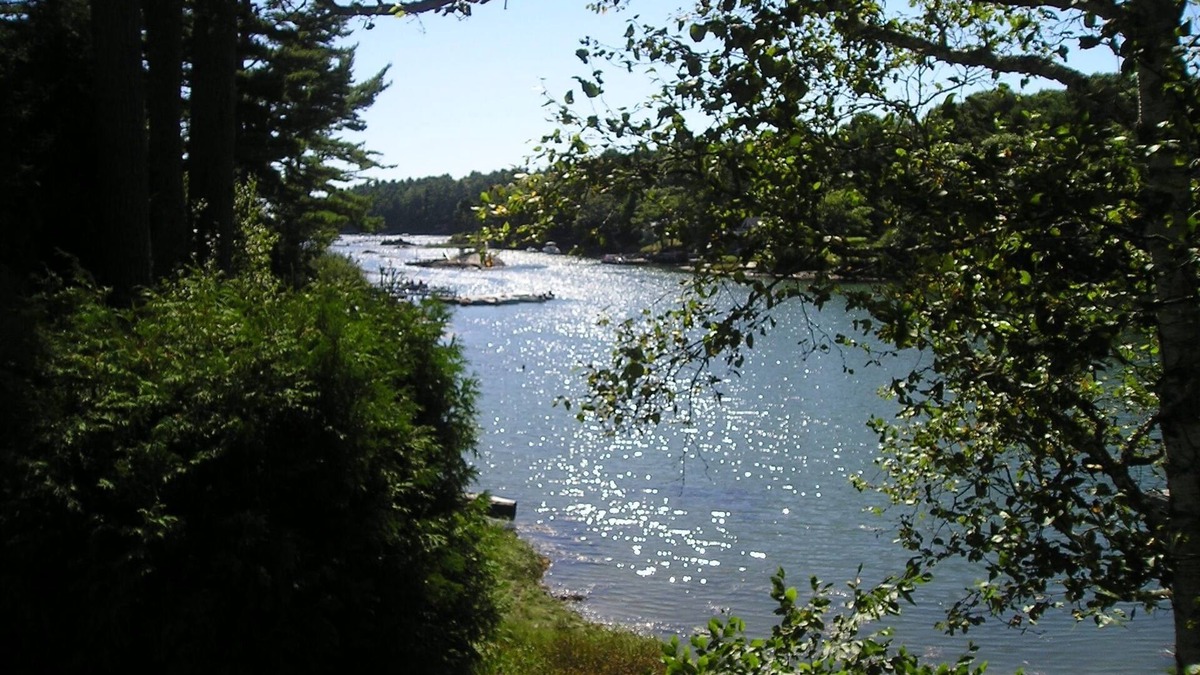 West Bath Cottage | Two-Bedroom Maine Coastal Waterfront Cottage/optional kayak rental