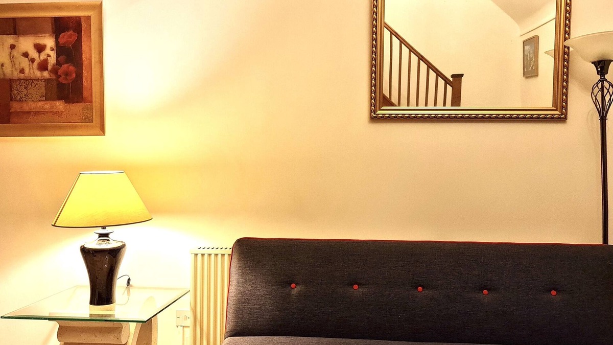 Ashford Apartment | Two Bedroom Mews Style House with Two Ensuites