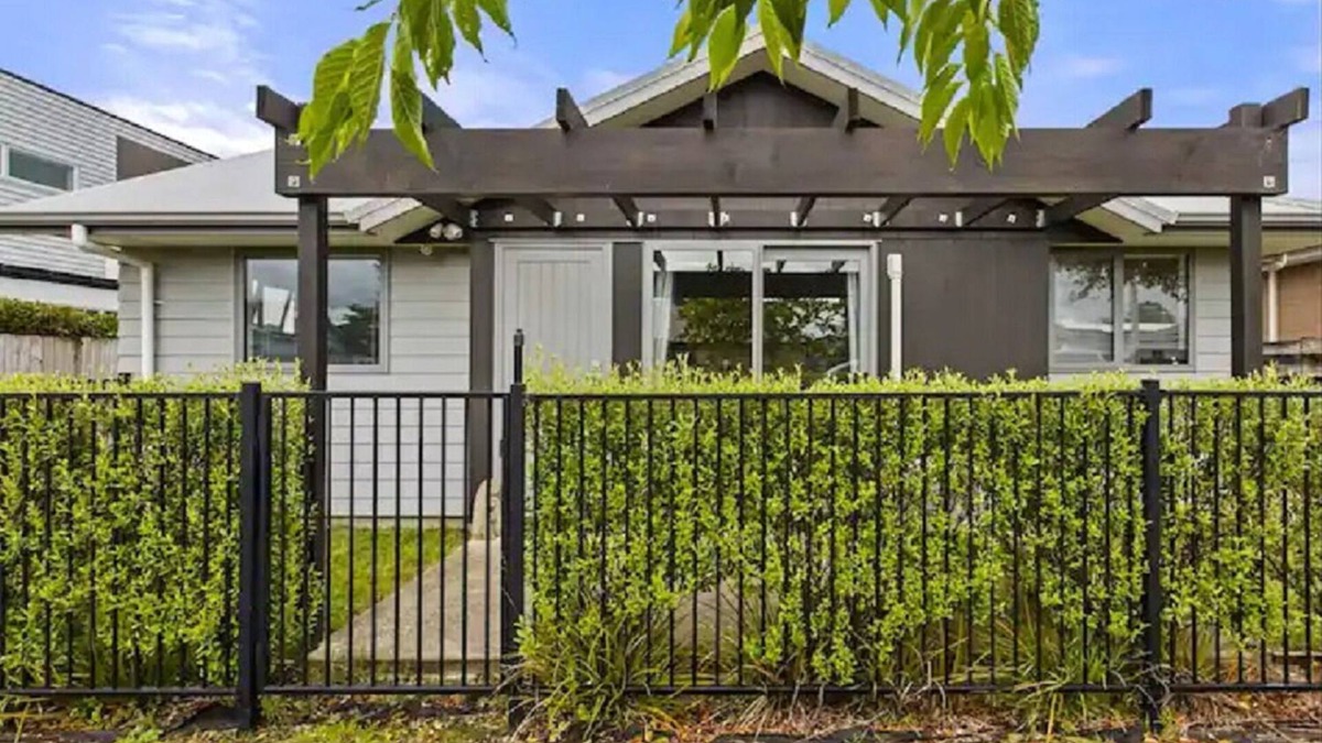 Frankton House | Two-bedroom new-build house in Hamilton's central area.