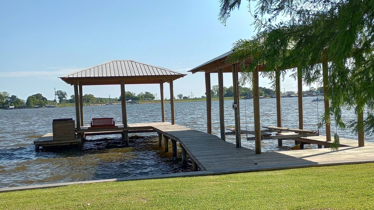Jarreau House | Two bedroom one bath house on the beautiful FALSE RIVER. Pet friendly.