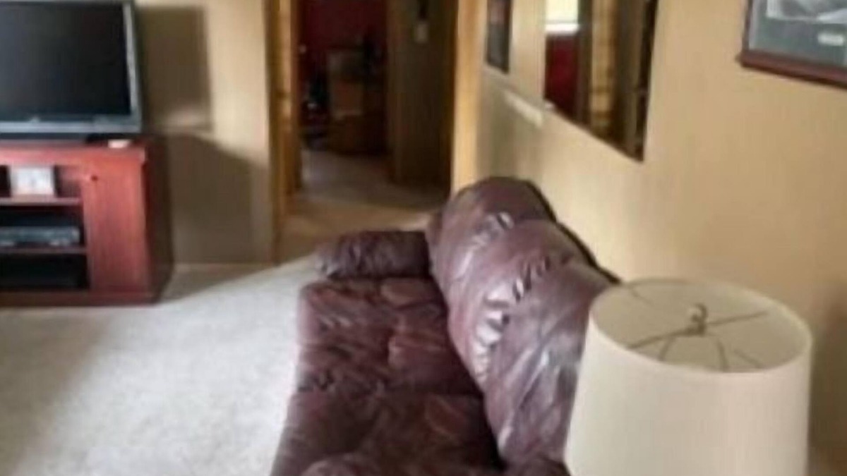 Waupun House | Two bedroom ranch that sleeps 5 Ideal for NFL Draft, EAA, Little League tourneys