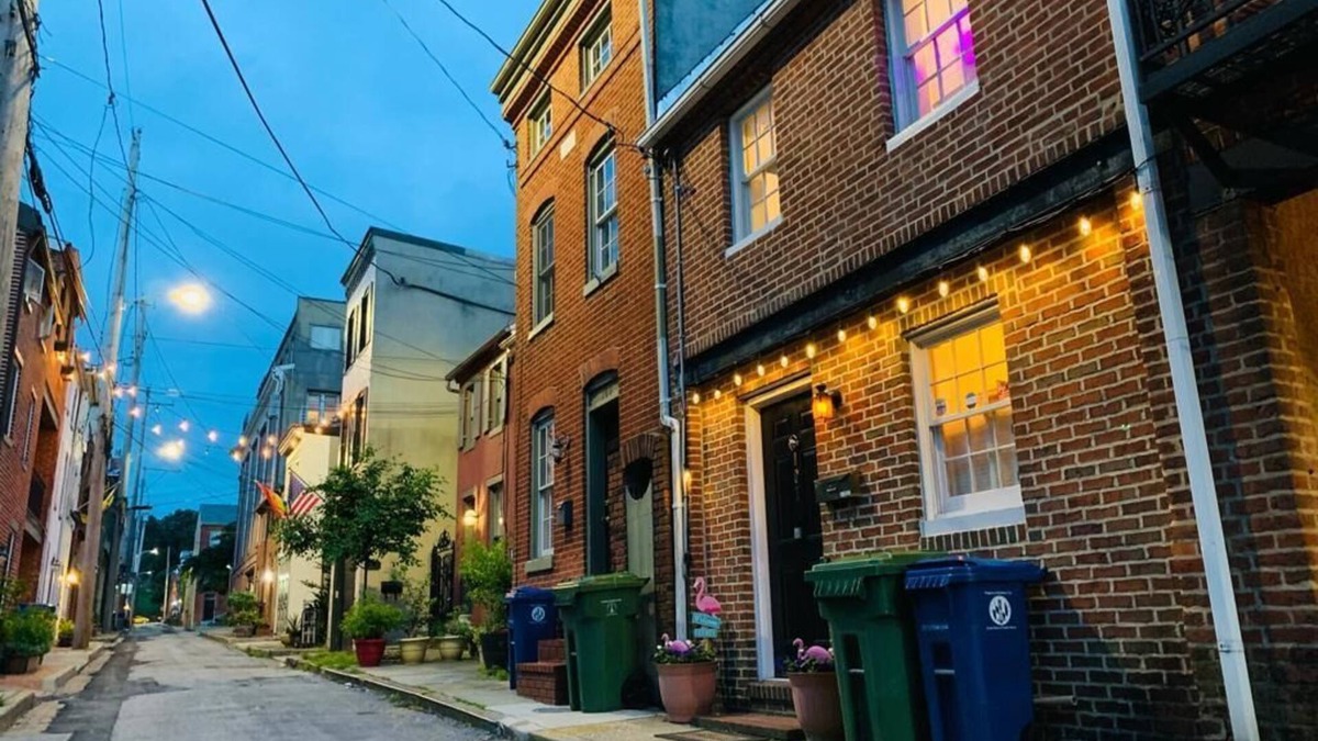 Federal Hill House | Two bedroom retreat near Baltimore Inner Harbor