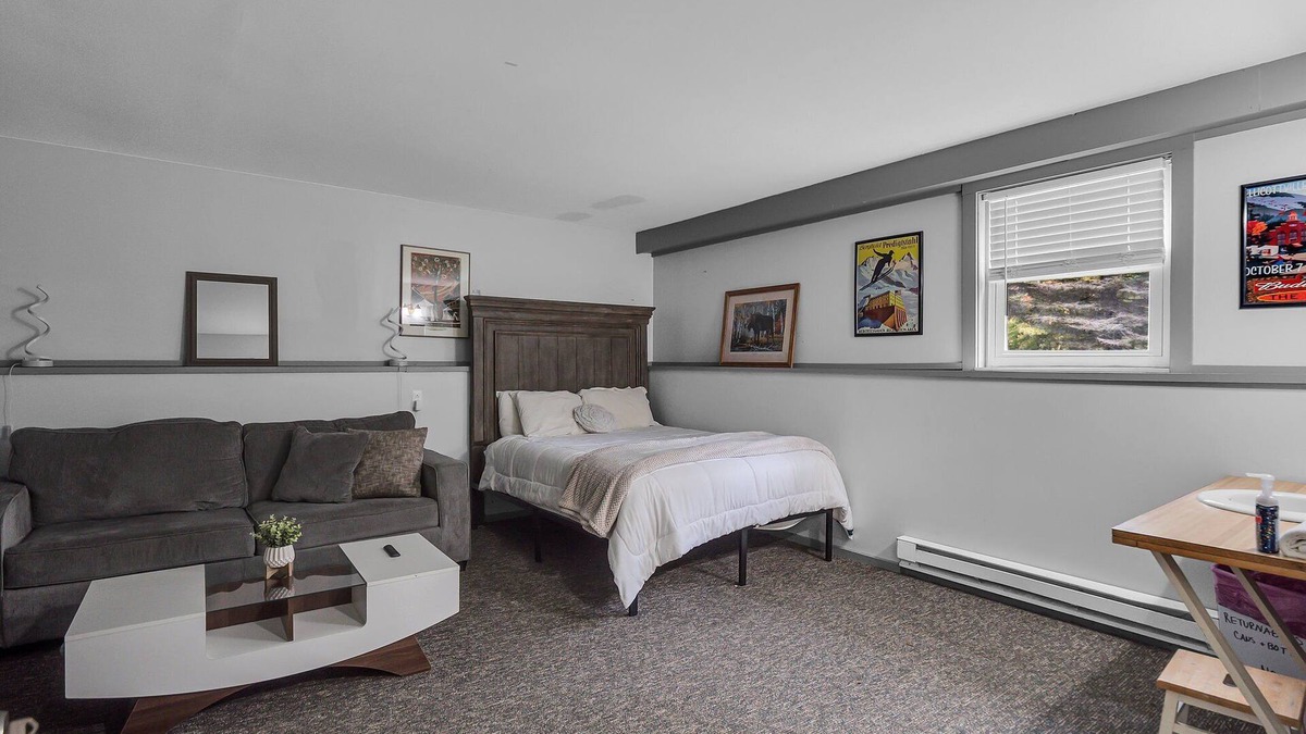 Ellicottville Hotel | Two Bedroom Suite - 5 minute walk from downtown Ellicottville - Timberline Lodge