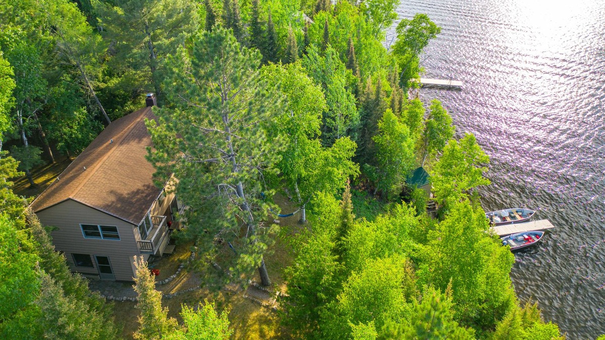 Ely House | Two bedroom summerhome northeast of Ely with private dock and views of the BWCA