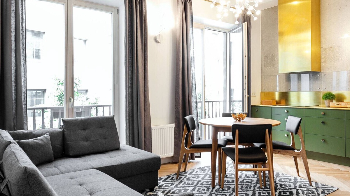 Old Town Apartment | Two Bedroom Two Bathroom Apartment with Parking