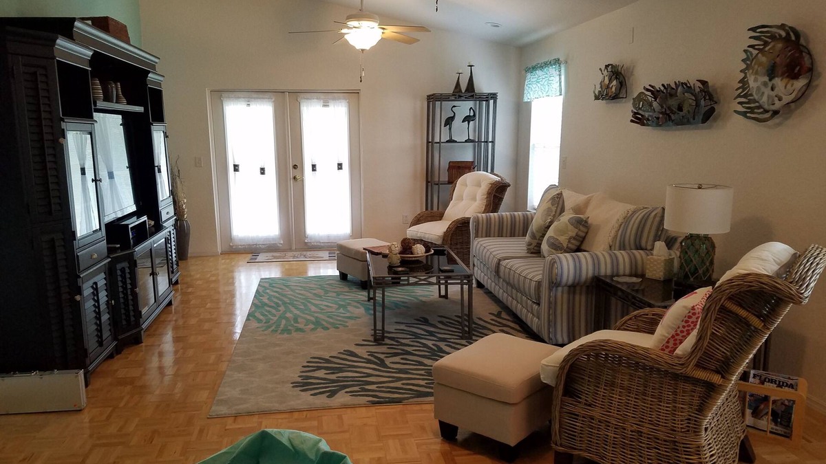 Tarpon Springs Apartment | Two Bedroom Two Bath Second Story Apartment