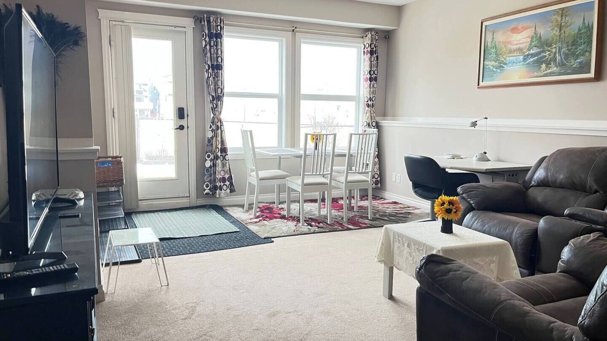 Symons Valley House | Two Bedroom Unit in Northwest