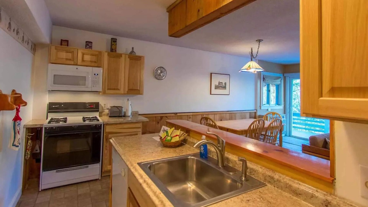 Bartlett Resort | Two bedrooms resort unit at the base of Attitash Mountain Ski Resort