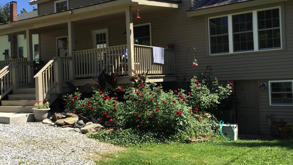 Stockbridge House | Two Blocks from the Red Lion Inn & next to Berkshire Theater