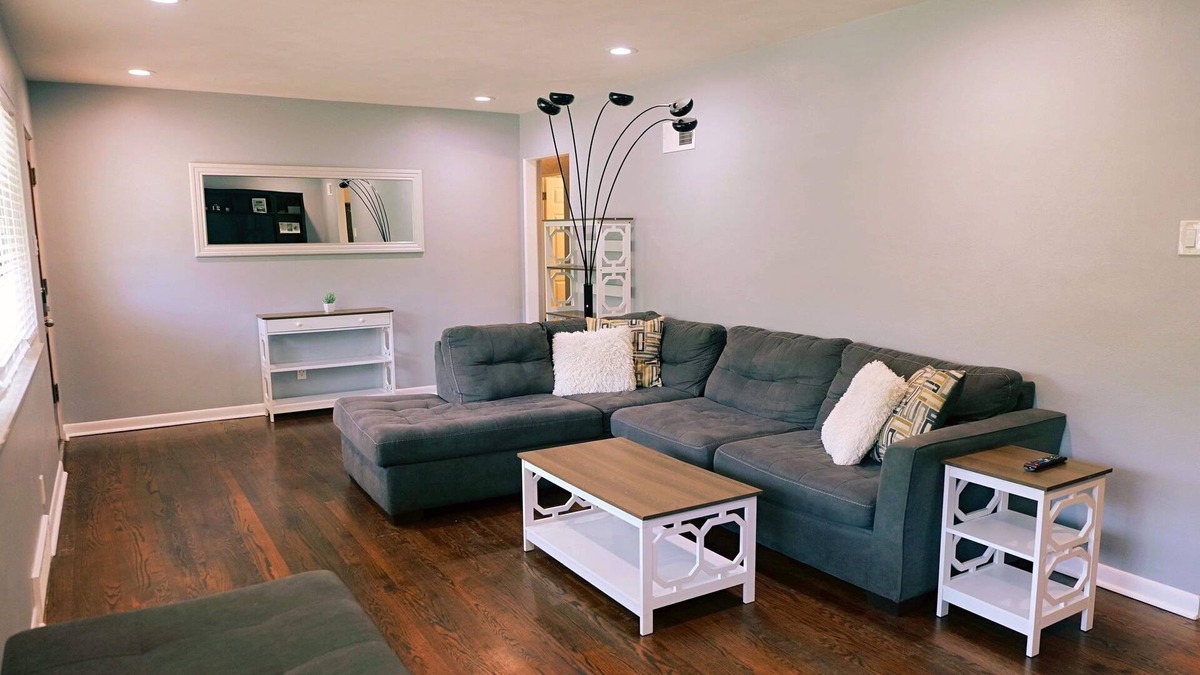 Sappington House | Two blocks front Grants Farm! Pets allowed fenced.