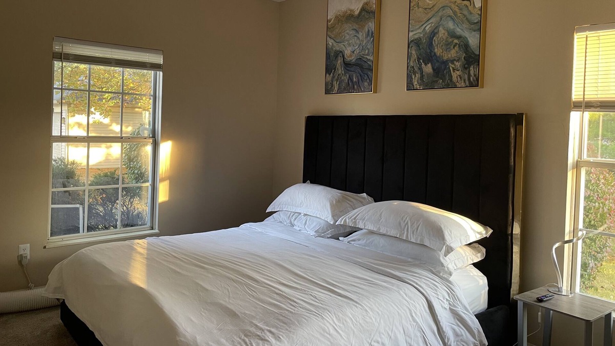 Easton Apartment | Two BR w/free parking near Easton