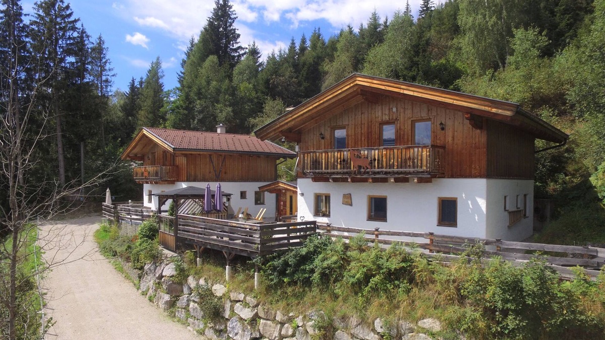 Aufhausen Ski Chalet | Two chalets with sauna with fantastic mountain panorama