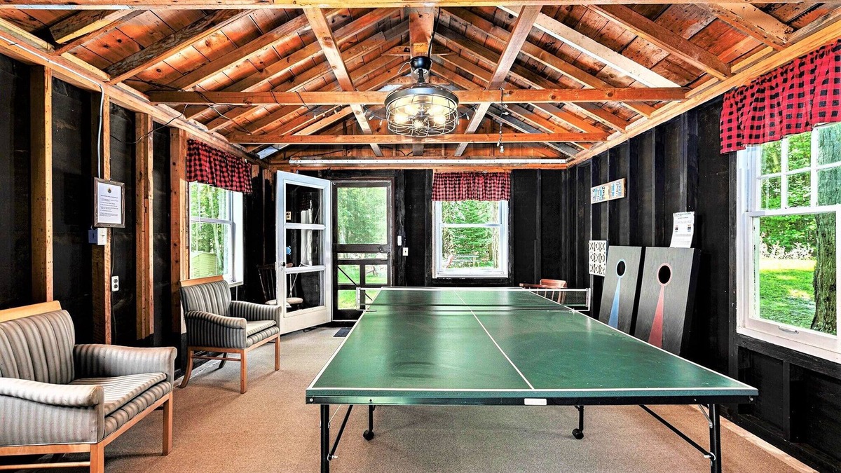 Cheboygan Cottage | Two Cottages near Mullett Lake
