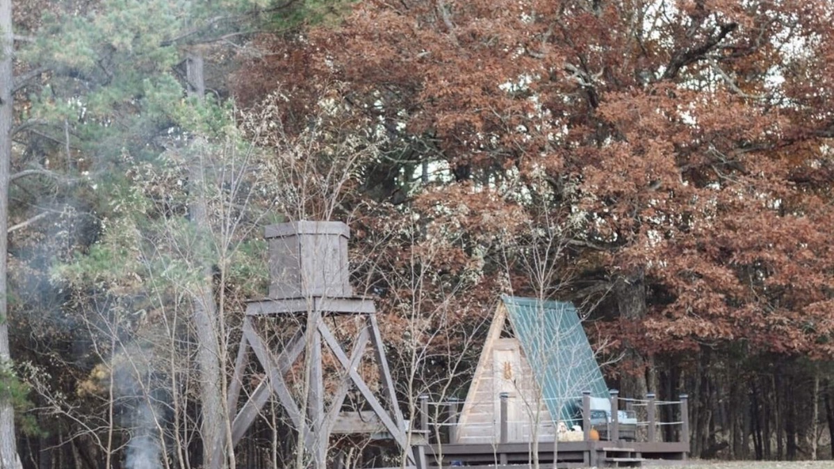 Kingston RV Rental | Two cozy pods with water tower and UTV rentals