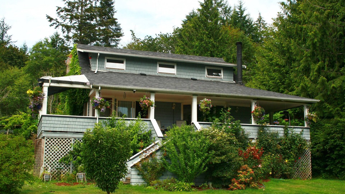 North Oyster Apartment | Two Dogs Inn A Pet Friendly Hidden Gem