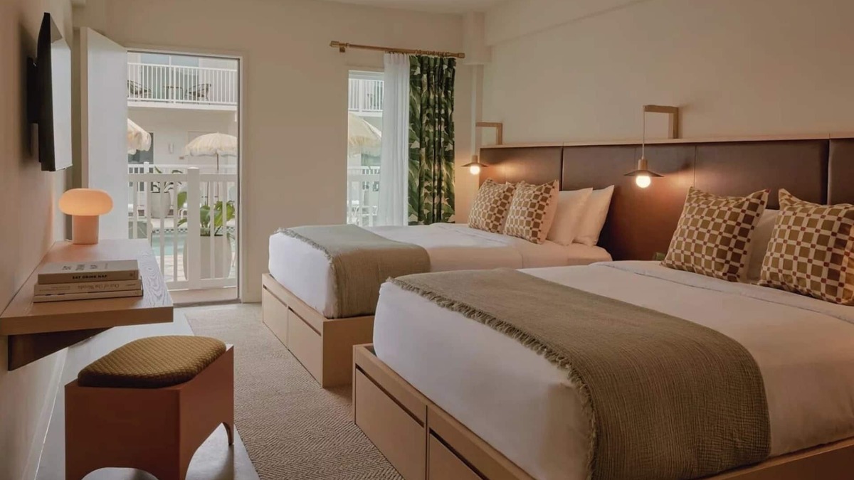 San Jacinto Hotel | Two Elegant Double Queen Suite Near Beach – Sand & Sea Luxury Stay