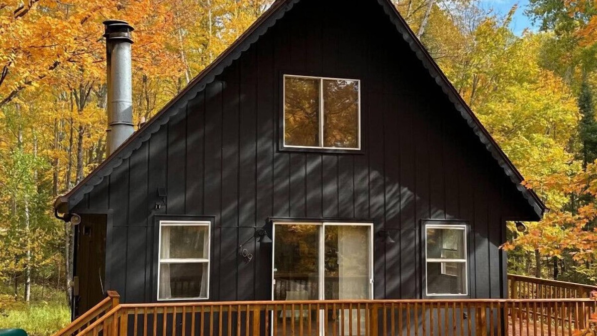 Stambaugh House | Two Family Chalet Steps From The Lifts At Ski Brule/Hot Tub/Sauna