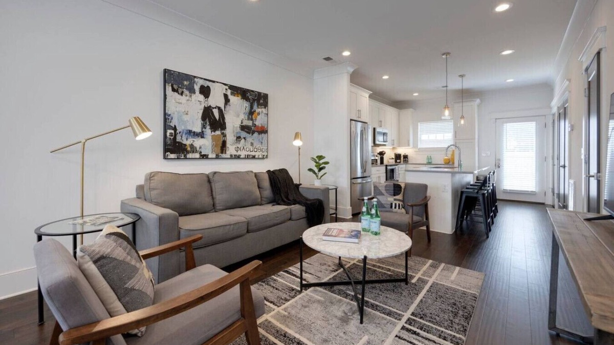 Charlotte Park House | Two Gorgeous Homes- 20 Guests- Amazing Location
