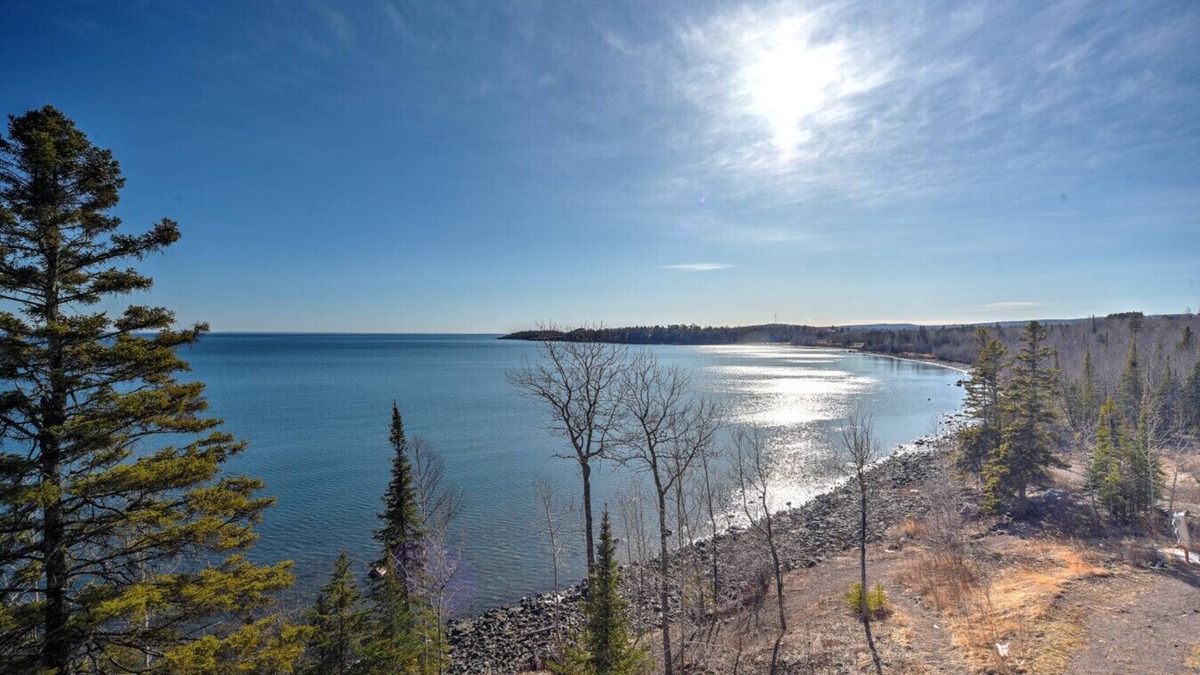 Two Harbors Condo | Two Harbors Lakefront 2BR | Pool, Hot Tub & Sauna | Pet Friendly | EV Charger