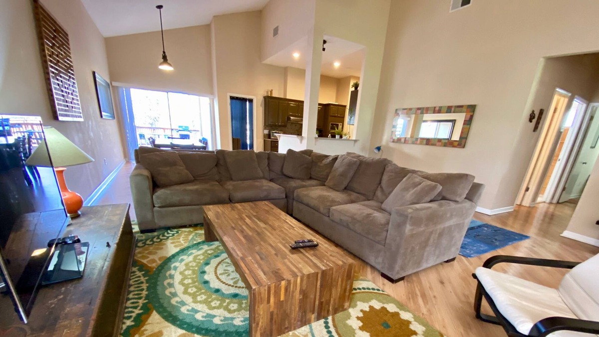 Wells Branch House | Two House Combo: 8 bed 4 full bath 2 kitchens 4 car garage!