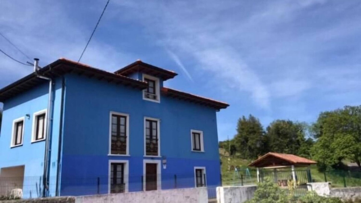 Llamero Cottage | Two houses for 19 people + surrounded by 3000 m of land with barbecue and parking.