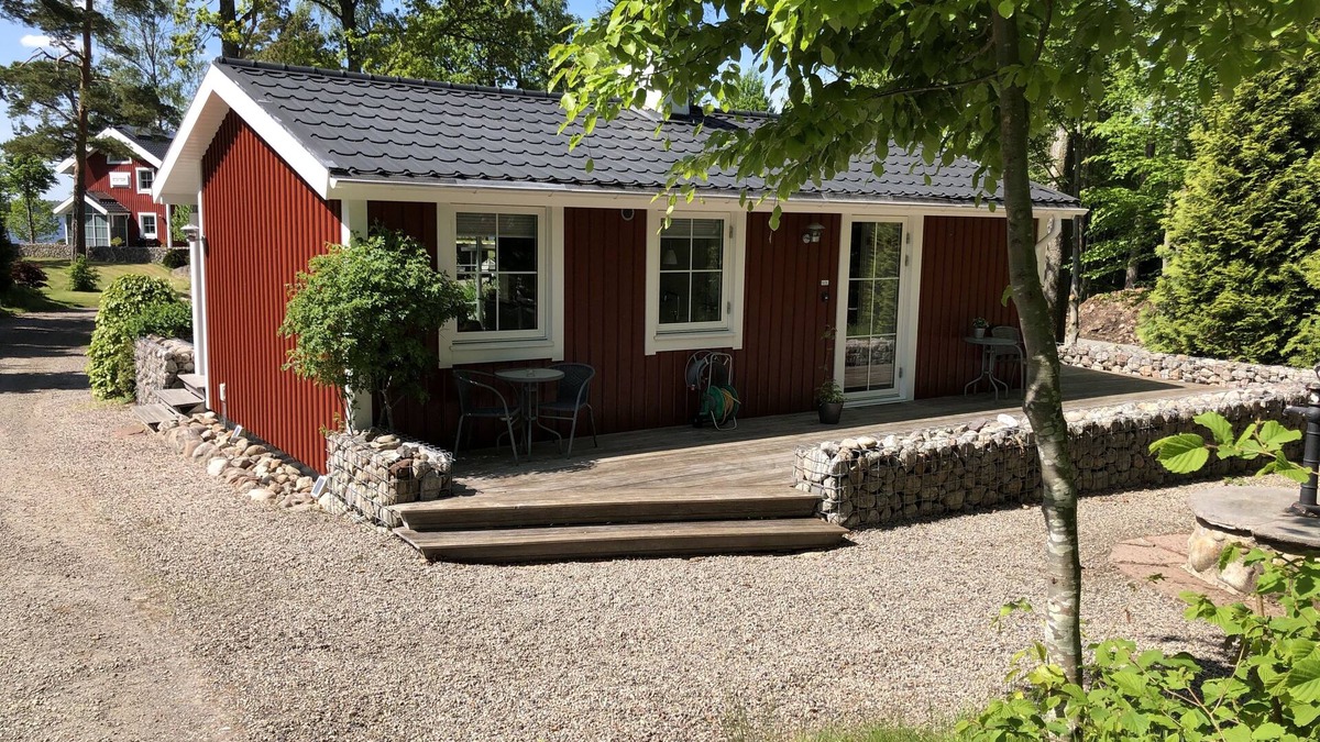Almhult Cottage | Two houses in one - in wonderful nature and right on the seafront