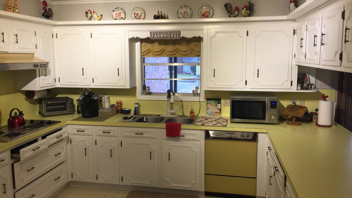 Bryan House | Two king beds, 2300 sf in vintage home in quiet neighborhood 10 min. from A&M.