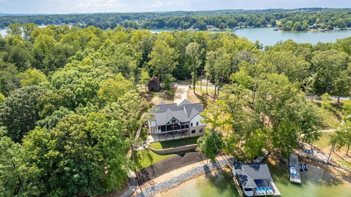 Smith Mountain Lake House | TWO Lakefront Homes on SML | Family-Friendly