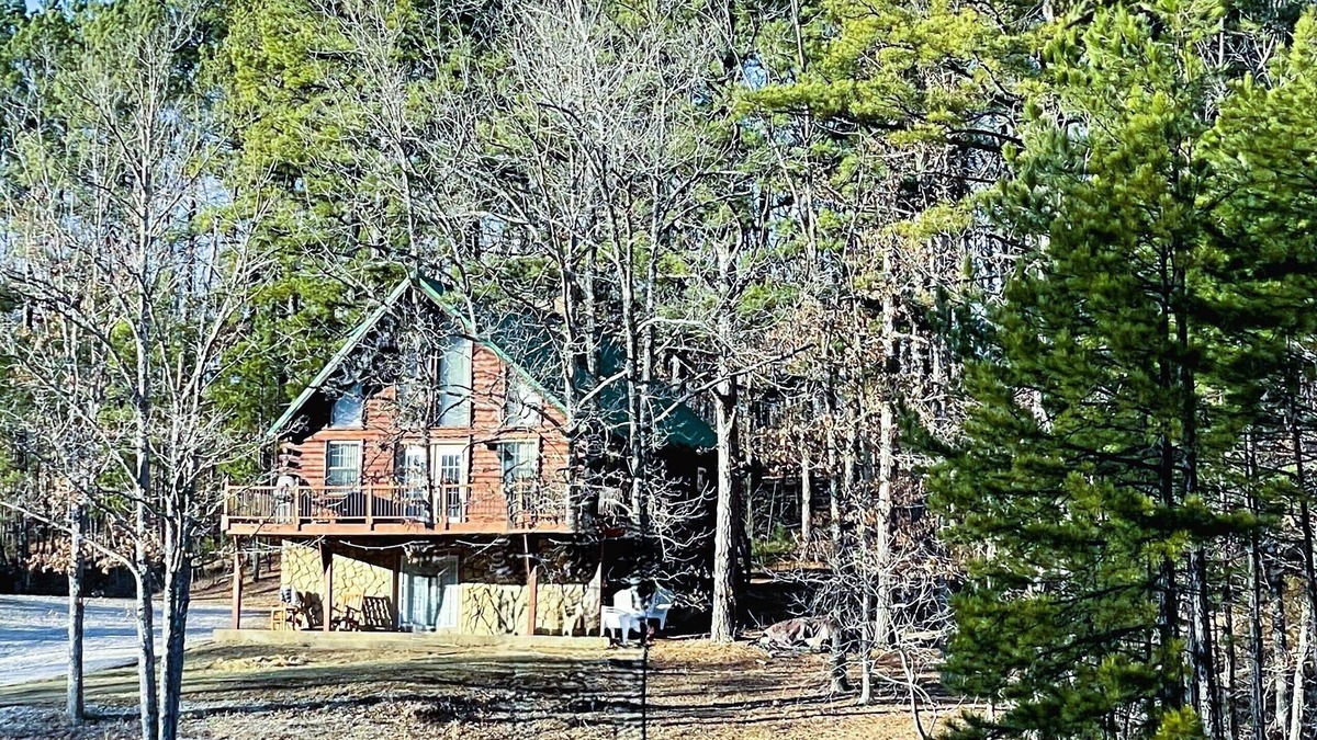 Cook Station Cabin | Two lakes & miles of hiking trails on 130 acres of private property 3Hills Cabin