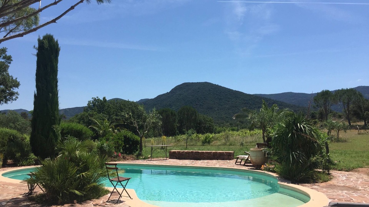 Les Mayons House | Two little romantic cottages in the middle of nature