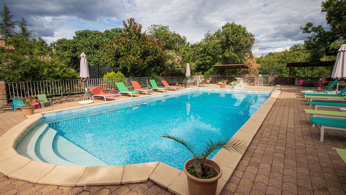Gravieres House | Two lodgings in domain with swimming pool from 6 to 10 beds 500m from the river