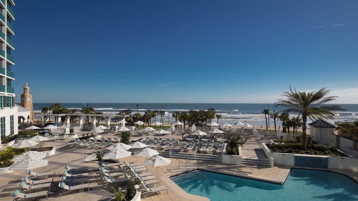 Brush - Stewarts Hotel | Two Pet-friendly Accommodations Near Daytona Beach, with Outdoor Swimming Pool!
