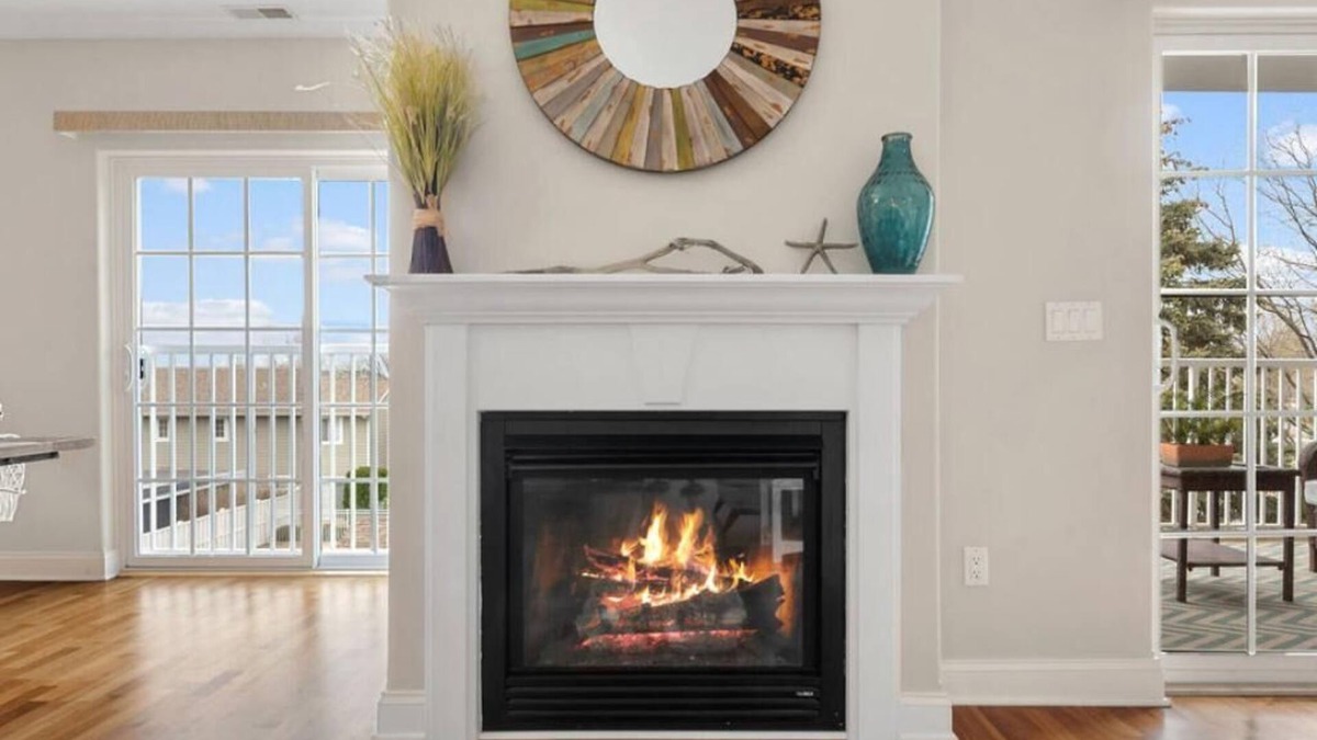 New Buffalo Condo | Two Pools & Gym - Walk to Beach - Shop & Eat Downtown | Downtown Convenience