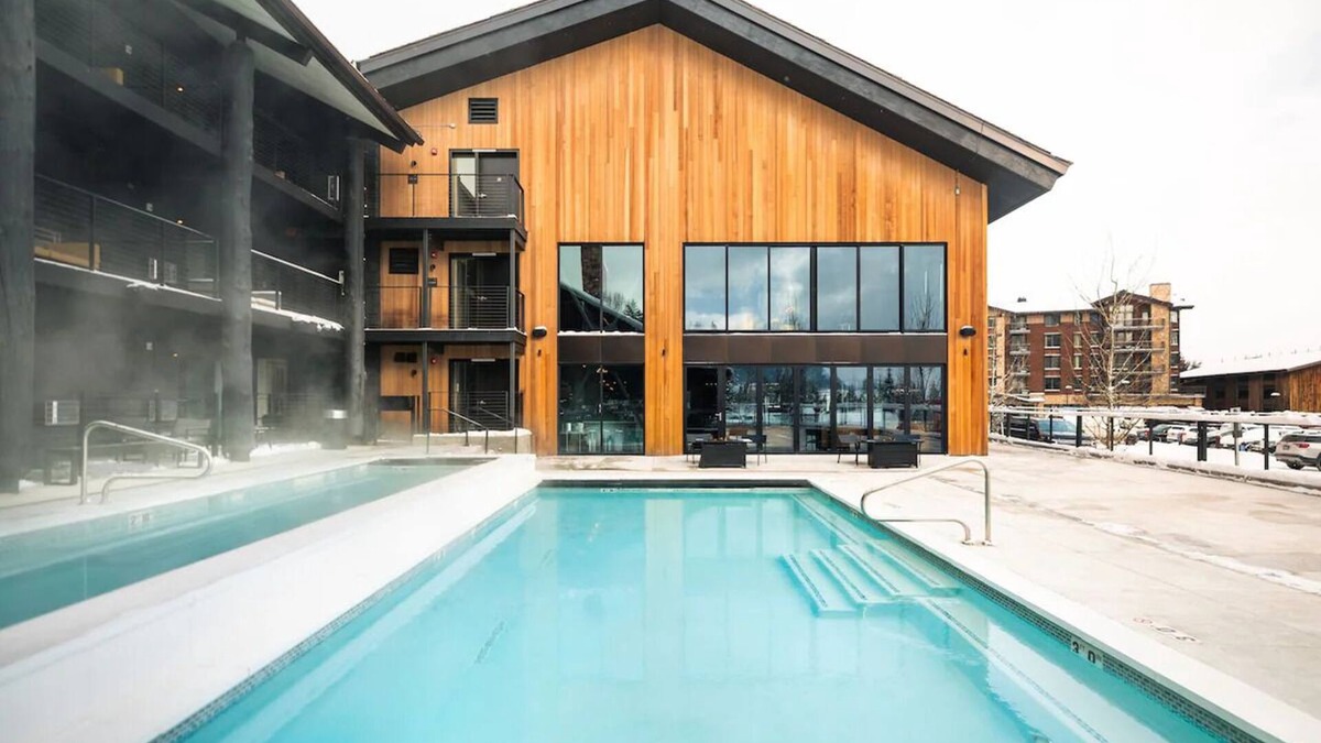 Teton Village Hotel | Two Queen, Gravity Haus, Scenic Views, Skiing Adventure, At Jackson Hole's Foot